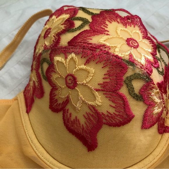 Vogue Dessous lettuce hem floral embroidery babydoll. - Picture 4 of 9